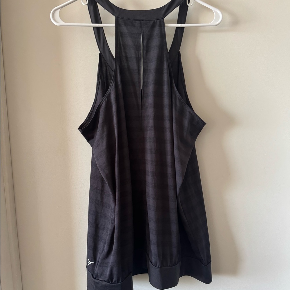 Like New Old Navy Active Tank - Picture 11 of 11